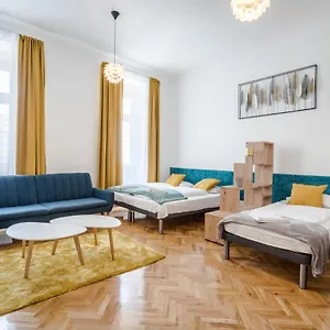 Apartamento Bpr Stylish Vagabond With Ac, Budapest